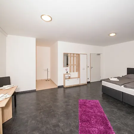Interhaus 3*